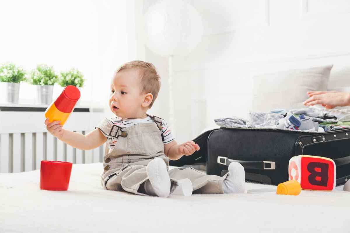 Things to Carry When Traveling With Infants