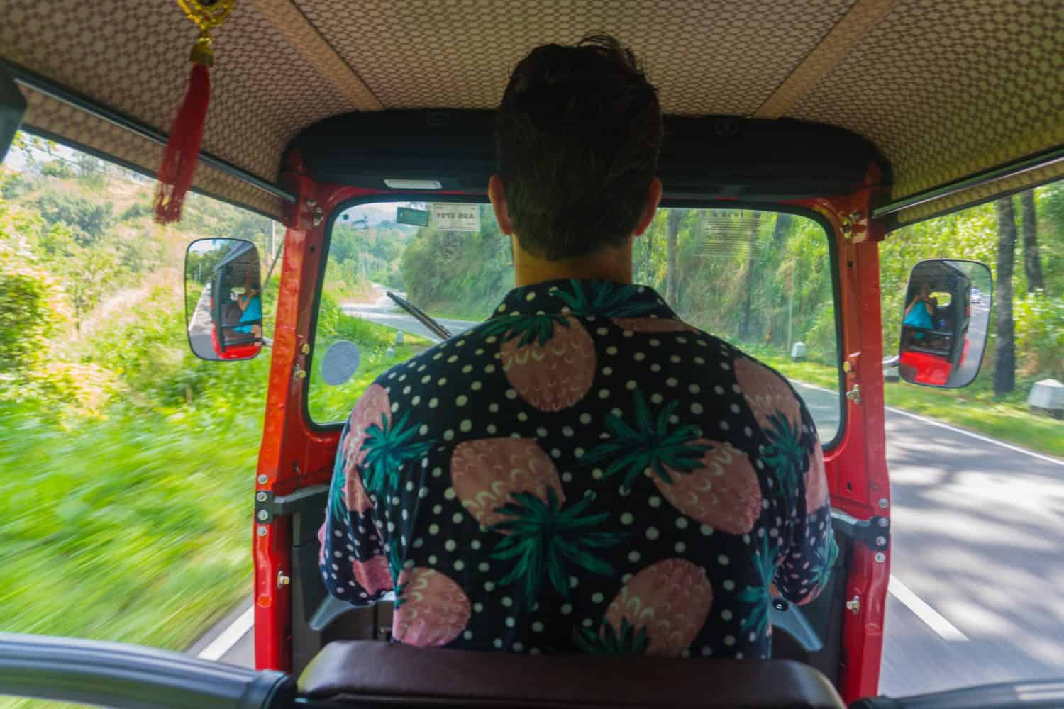 Rent and drive a tuk tuk in Sri Lanka