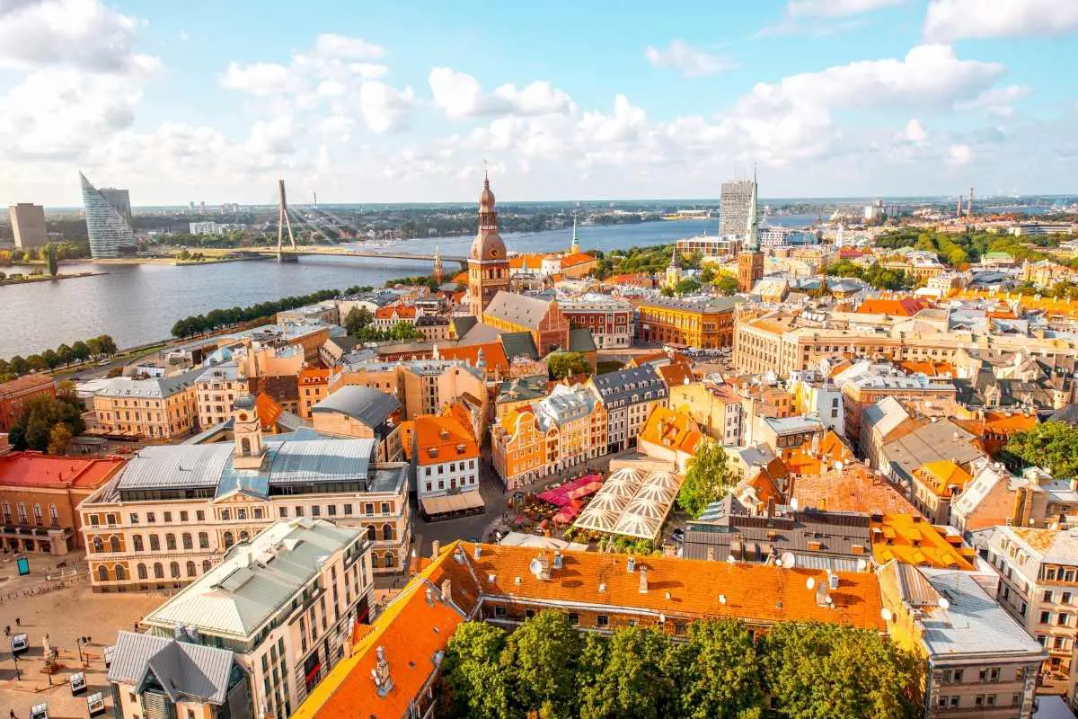 Riga Free Travel Guide 2021 (1)