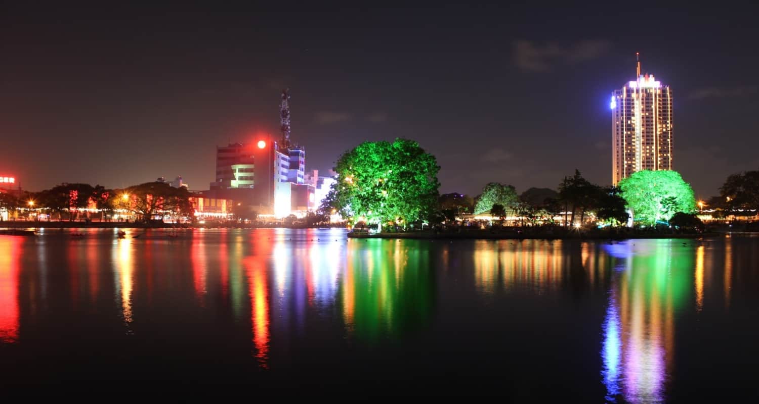 Things to do in Colombo 2019 - beira lake colombo sri lanka during our stay at Shangri La Colombo